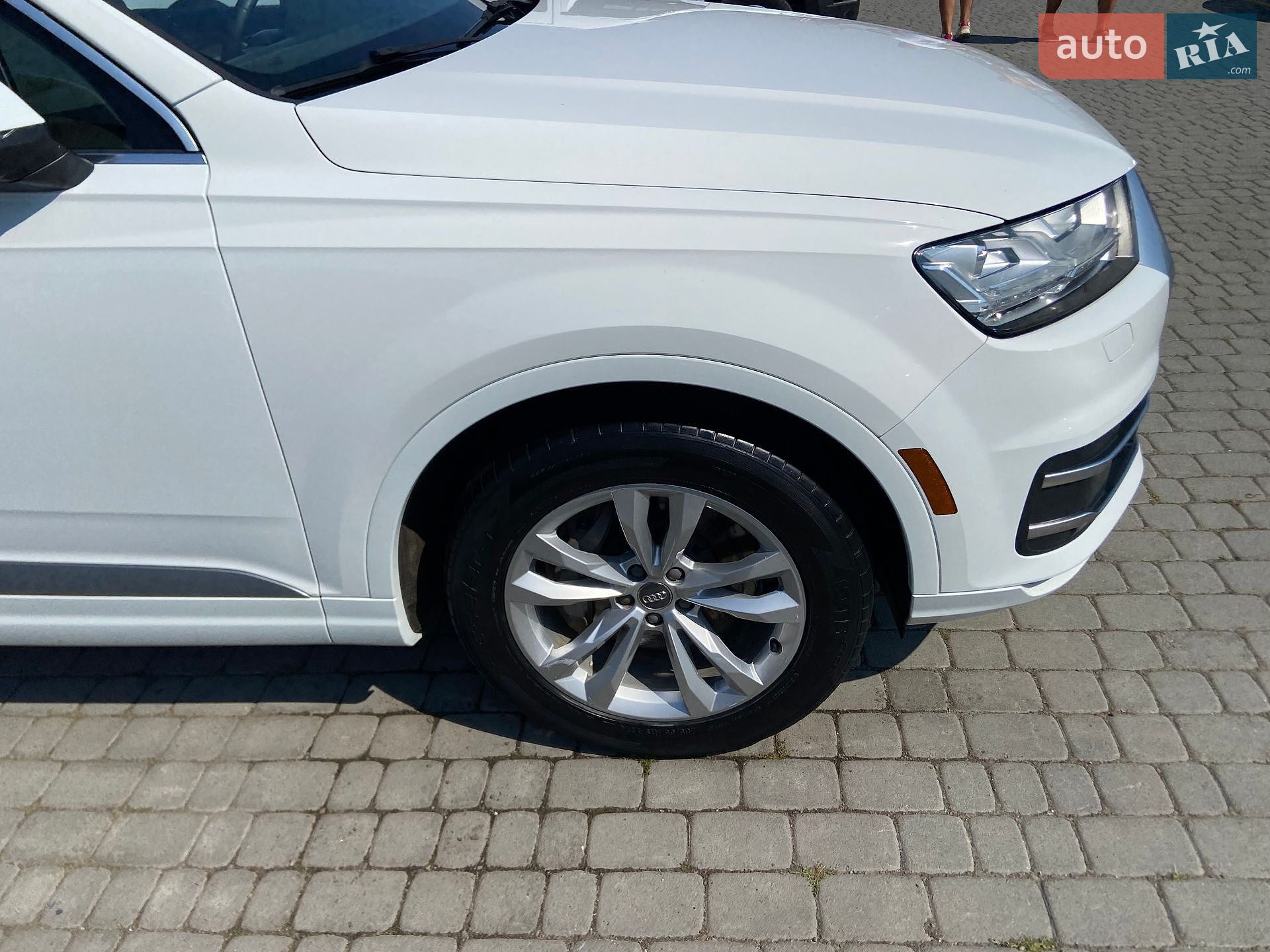 Audi Q7 2019 VIN WA1LAAF77KD012818 фото оголошення 18 з 44