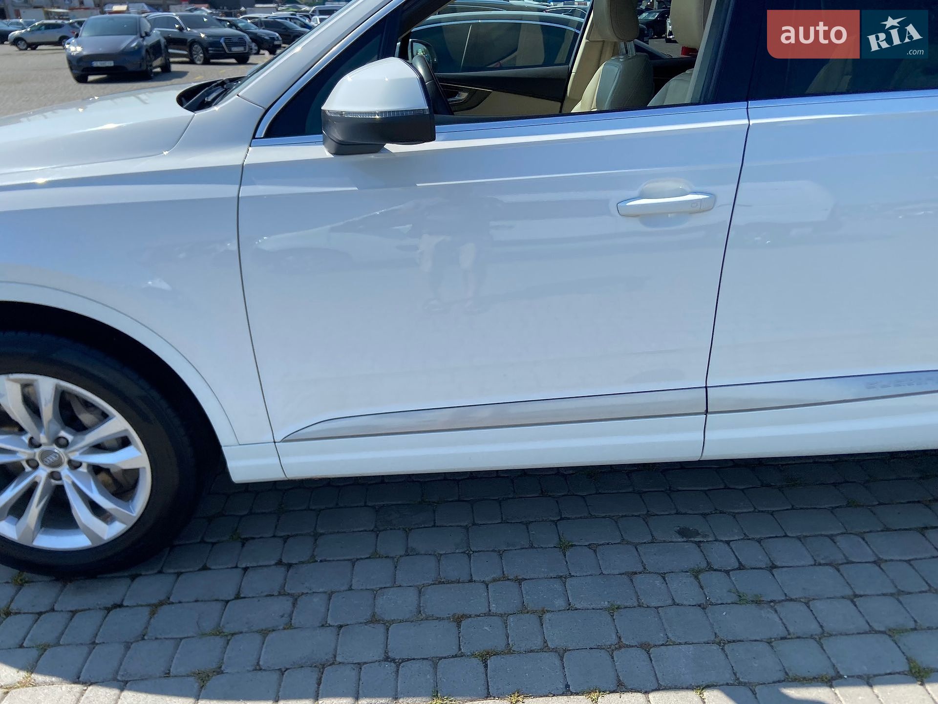 Audi Q7 2019 VIN WA1LAAF77KD012818 фото оголошення 26 з 44