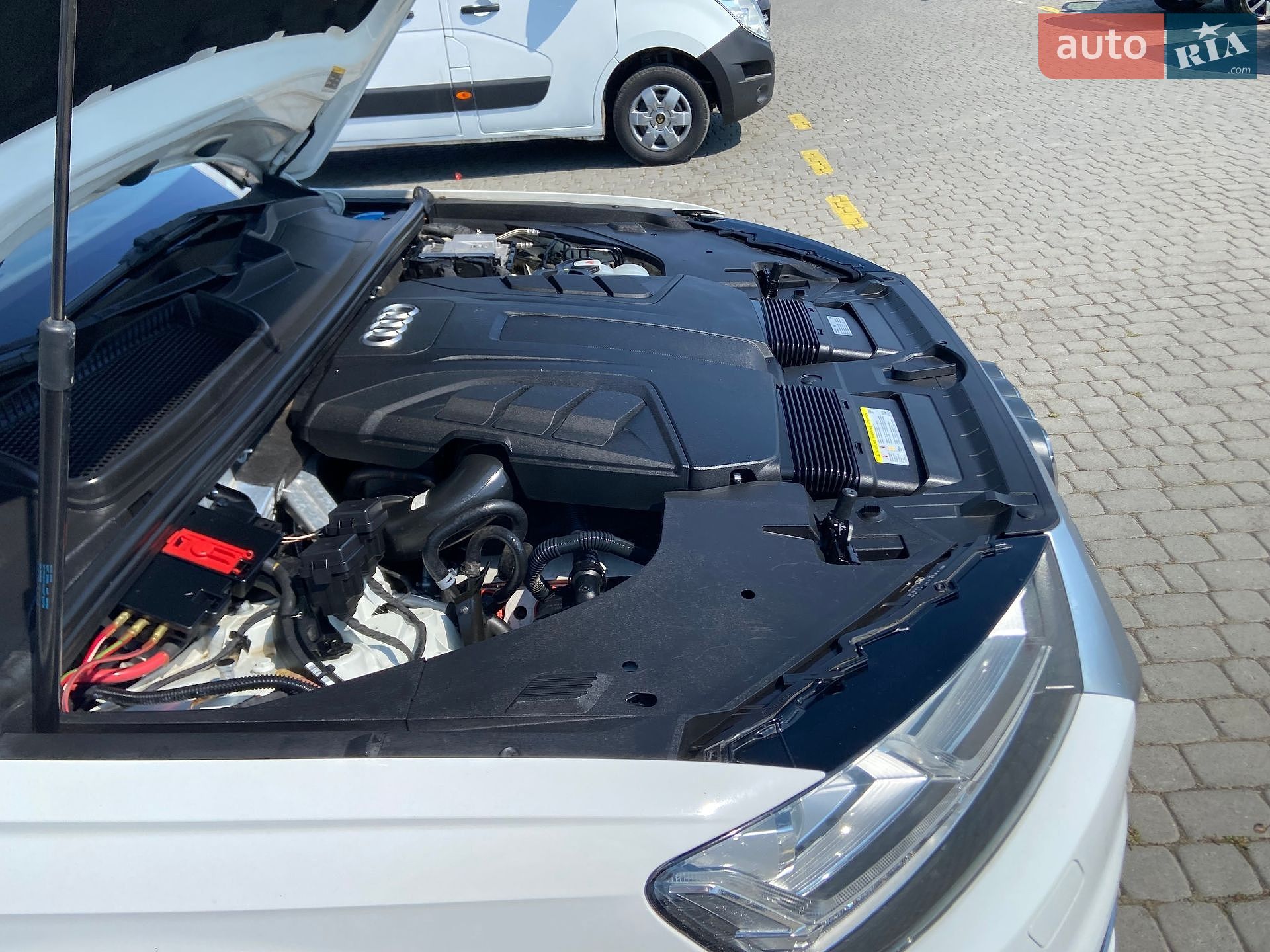 Audi Q7 2019 VIN WA1LAAF77KD012818 фото оголошення 30 з 44