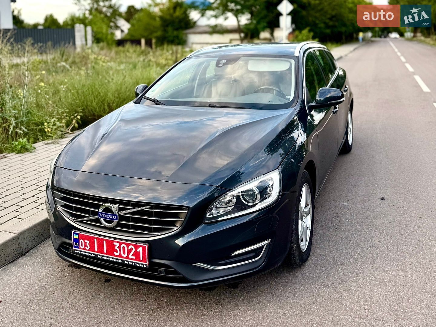 Volvo V60 2015 VIN YV1FWA88DG1289605 фото оголошення 2 з 27
