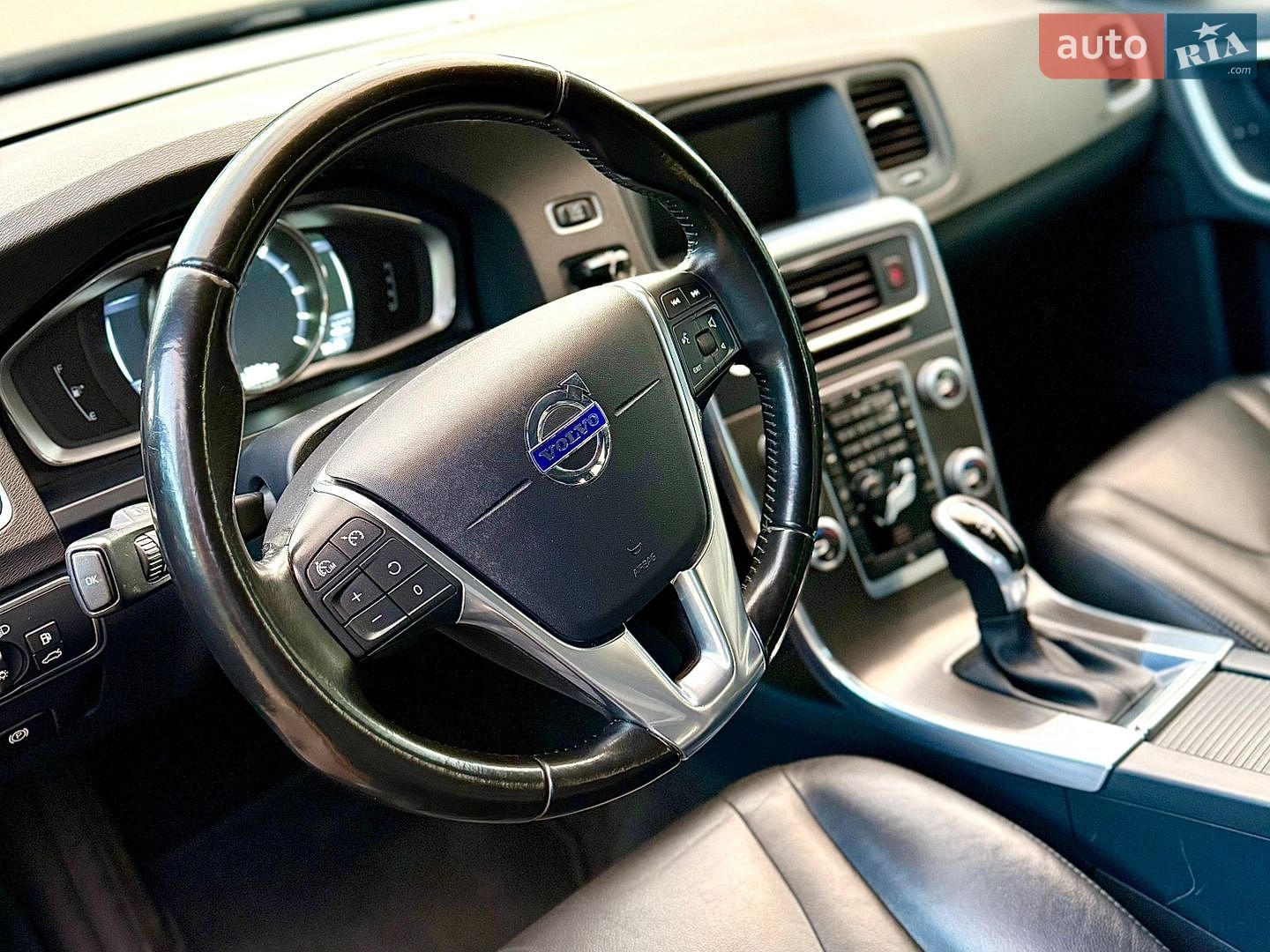 Volvo V60 2015 VIN YV1FWA88DG1289605 фото оголошення 15 з 27