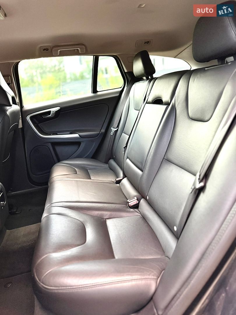 Volvo V60 2015 VIN YV1FWA88DG1289605 фото оголошення 24 з 27