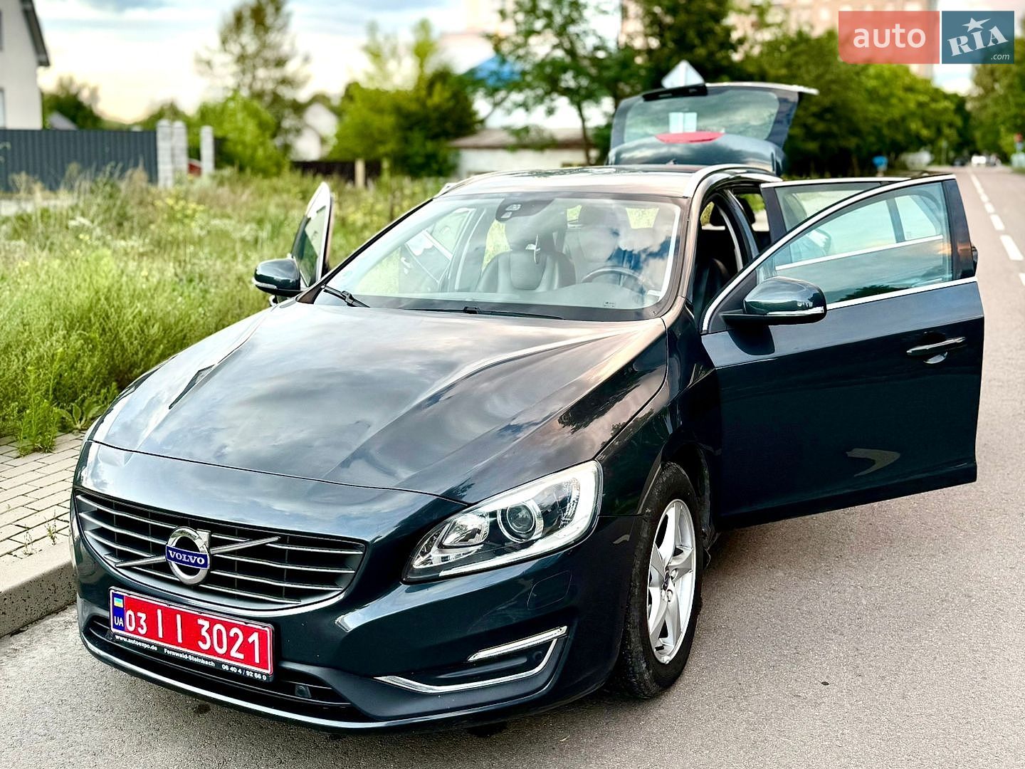 Volvo V60 2015 VIN YV1FWA88DG1289605 фото оголошення 3 з 27
