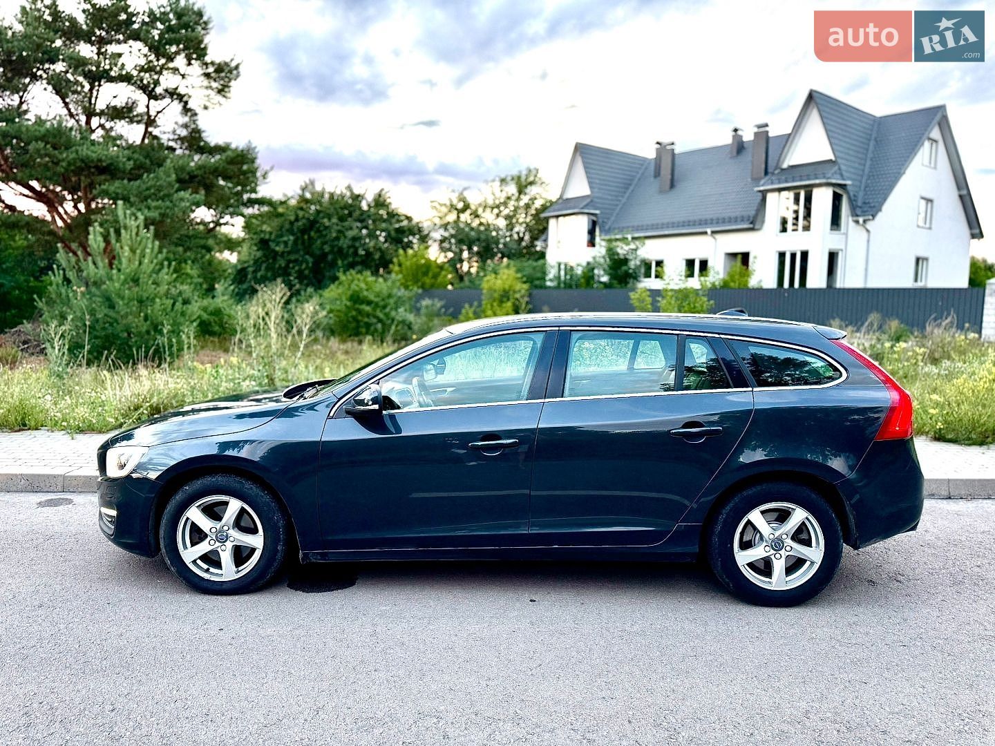 Volvo V60 2015 VIN YV1FWA88DG1289605 фото оголошення 6 з 27