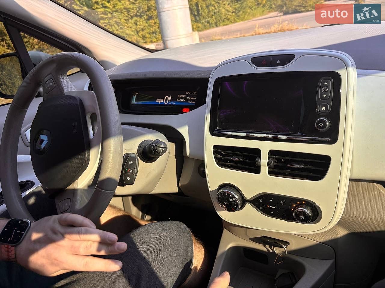 Renault Zoe 2018 VIN VF1AG000662095384 фото оголошення 13 з 28
