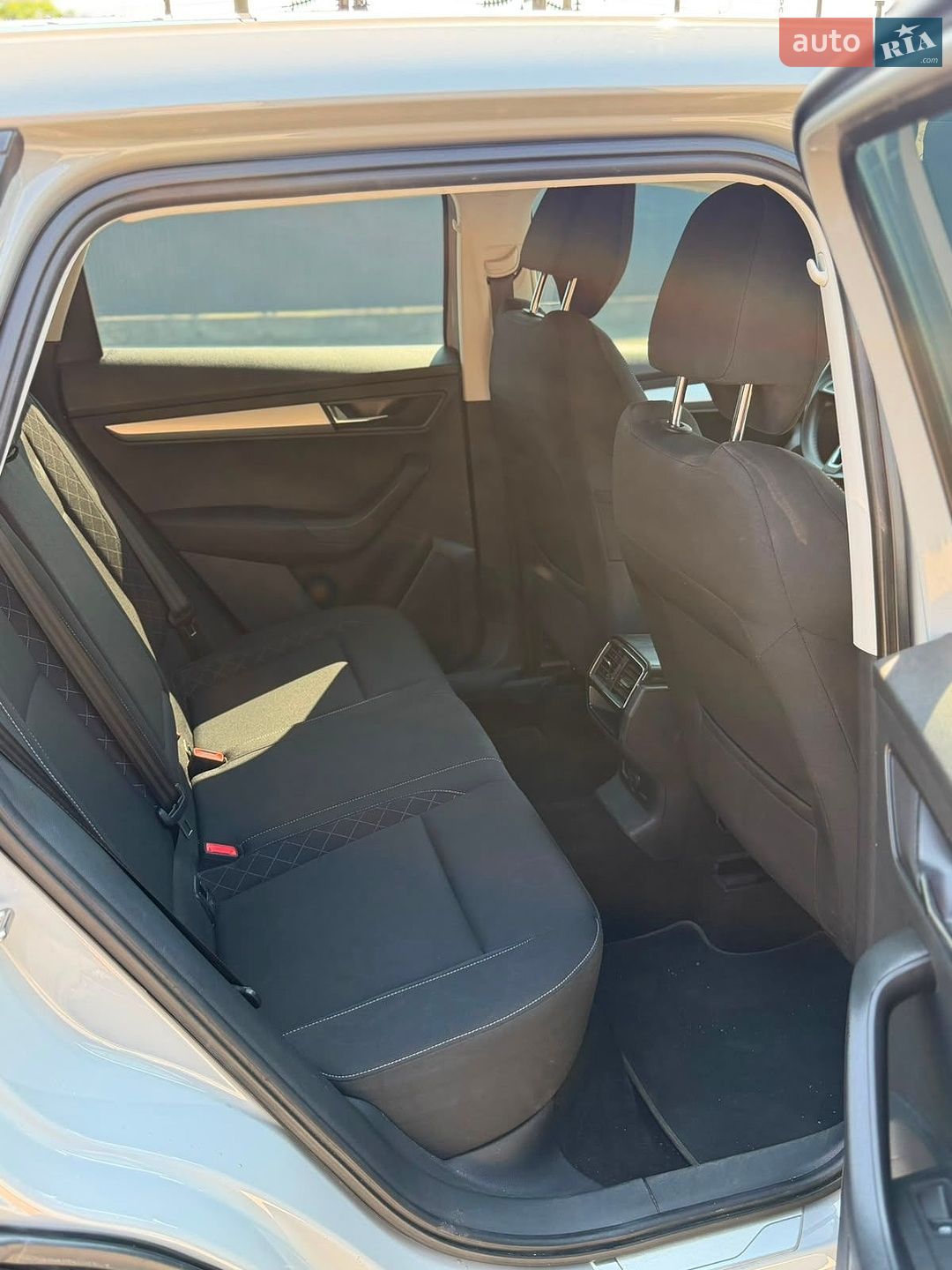 Skoda Karoq 2019 VIN TMBJG7NU7K2041852 фото оголошення 19 з 23