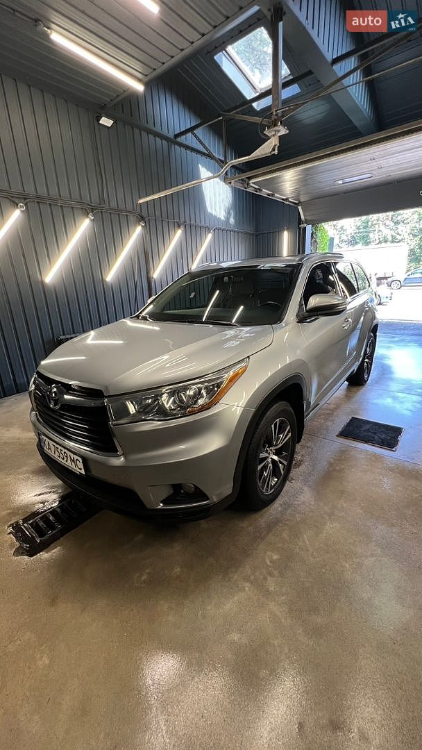 Toyota Highlander 2015 VIN 5TDJKRFH4GS235802 фото оголошення 2 з 12