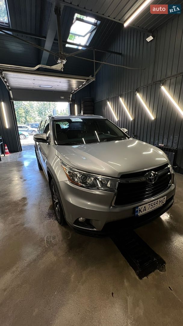 Toyota Highlander 2015 VIN 5TDJKRFH4GS235802 фото оголошення 3 з 12