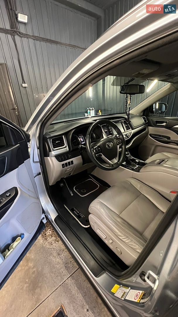 Toyota Highlander 2015 VIN 5TDJKRFH4GS235802 фото оголошення 9 з 12
