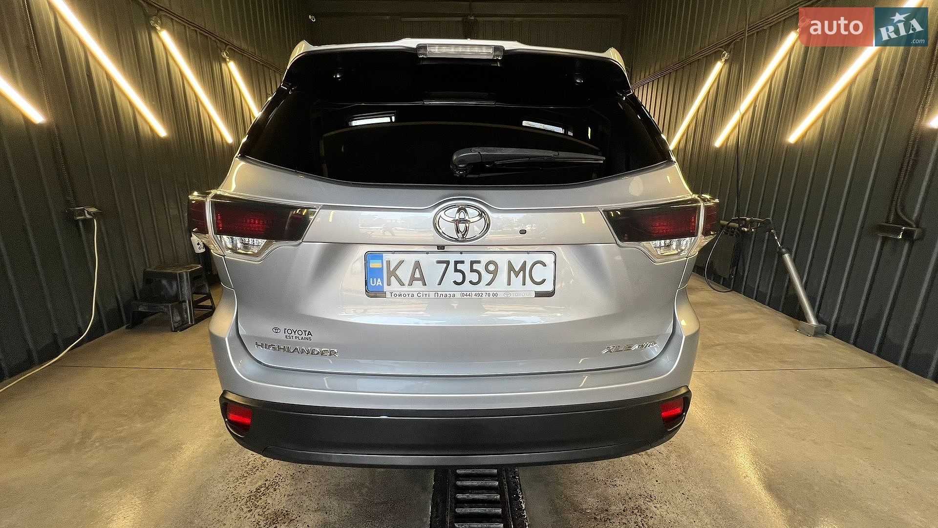 Toyota Highlander 2015 VIN 5TDJKRFH4GS235802 фото оголошення 7 з 12