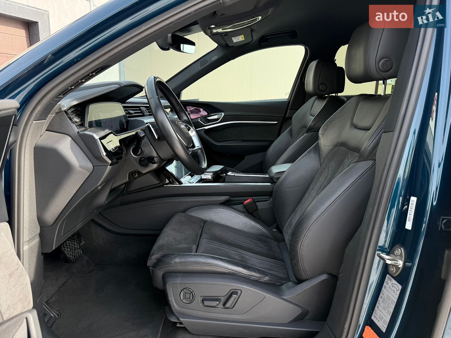 Audi e-tron 2020 VIN WAUZZZGEXMB004759 фото оголошення 121 з 154