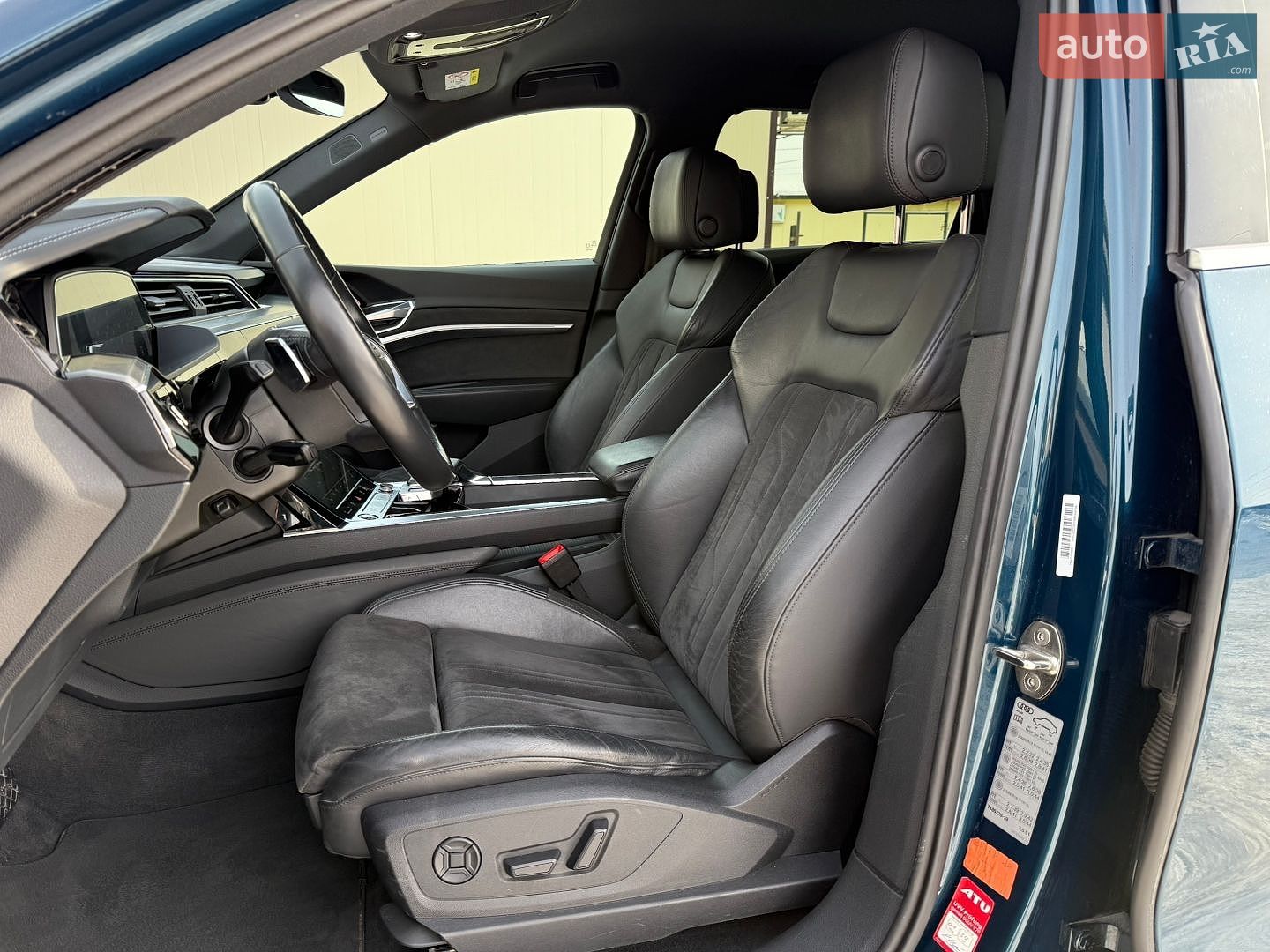 Audi e-tron 2020 VIN WAUZZZGEXMB004759 фото оголошення 122 з 154