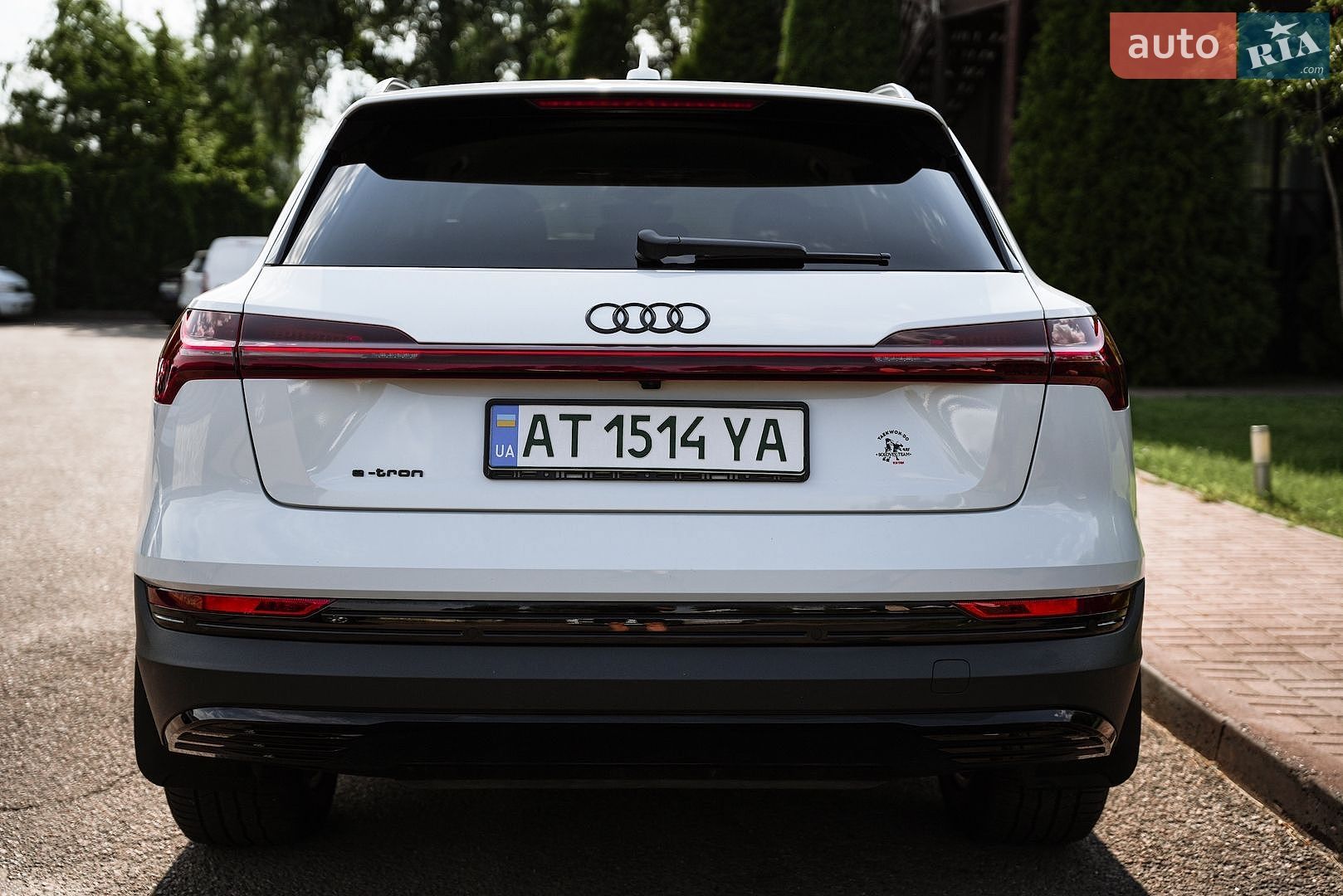 Audi e-tron 2020 VIN WAUZZZGE4LB037271 фото оголошення 4 з 99