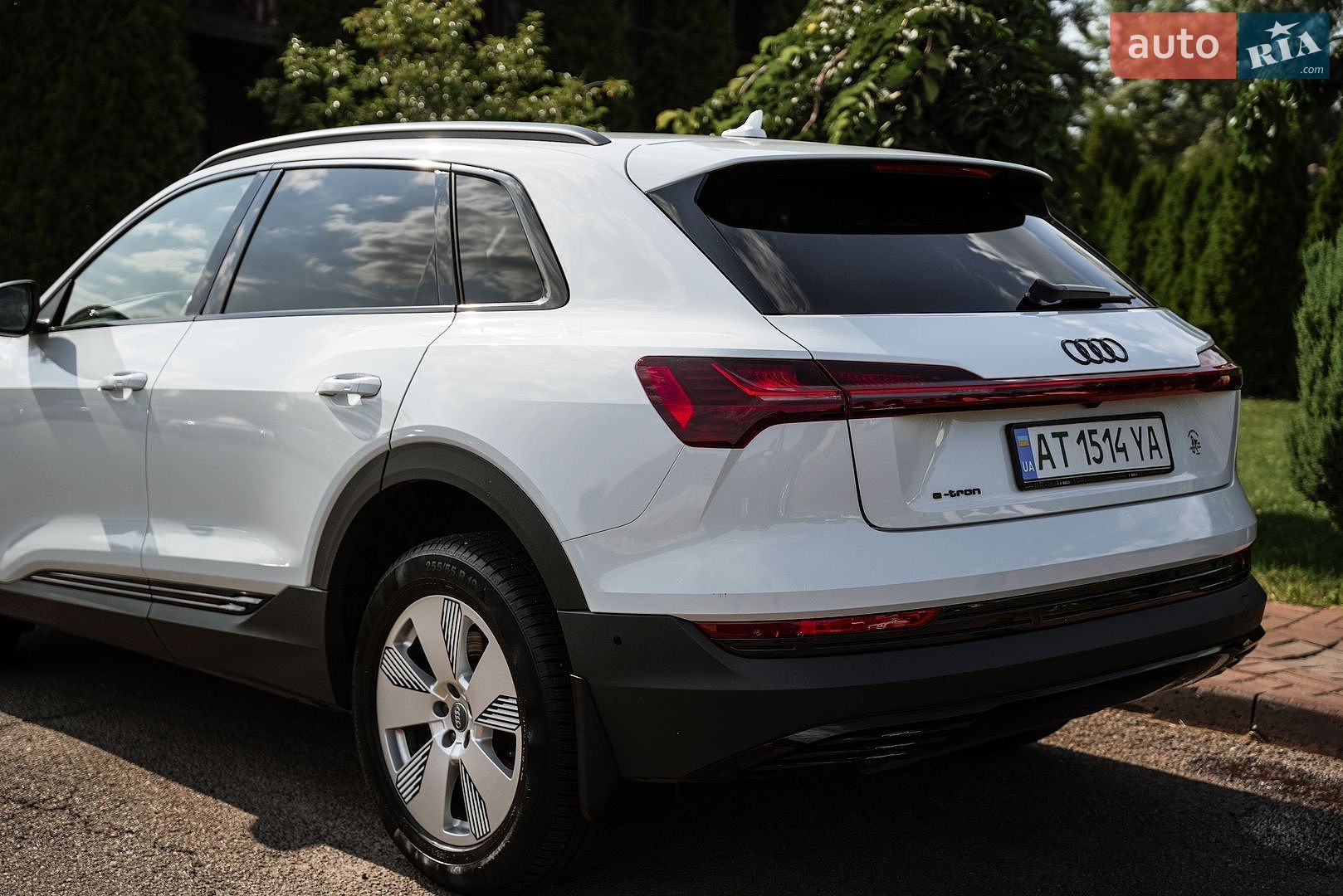 Audi e-tron 2020 VIN WAUZZZGE4LB037271 фото оголошення 11 з 99