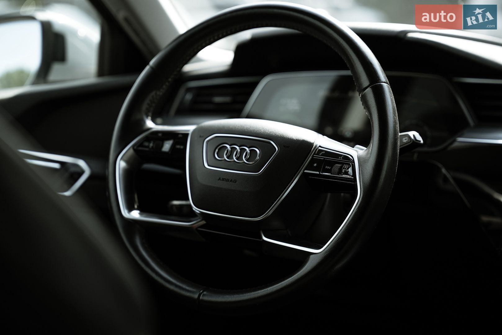 Audi e-tron 2020 VIN WAUZZZGE4LB037271 фото оголошення 24 з 99