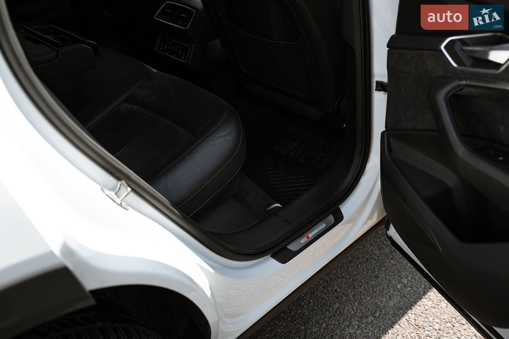 Audi e-tron 2020 VIN WAUZZZGE4LB037271 фото оголошення 23 з 99