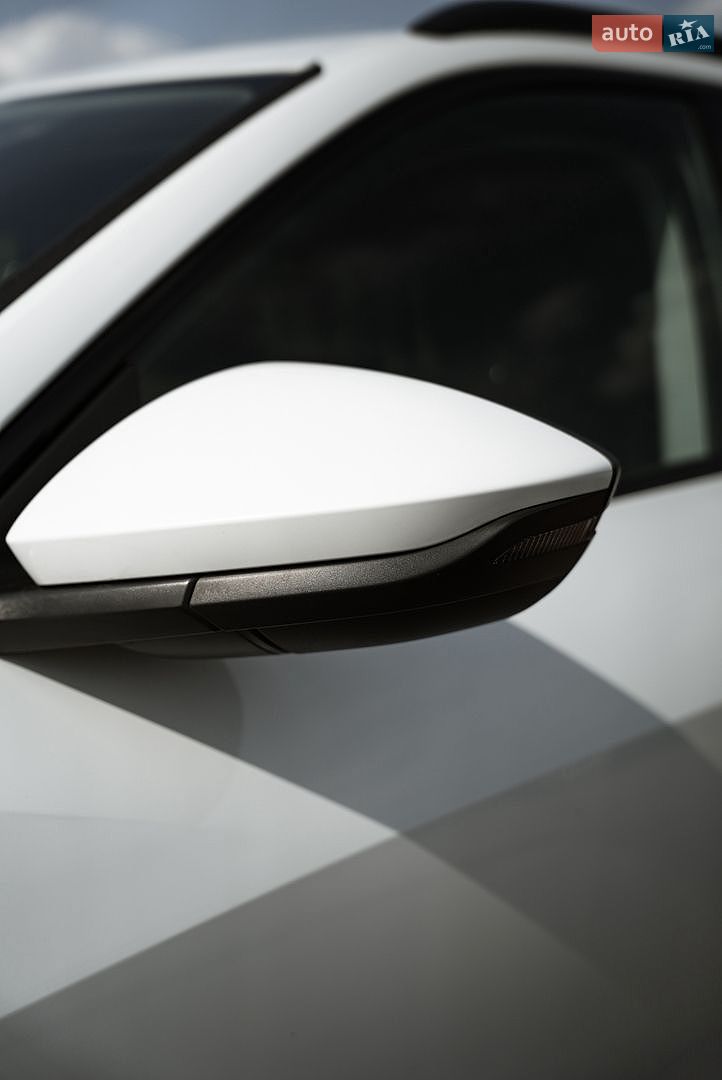 Audi e-tron 2020 VIN WAUZZZGE4LB037271 фото оголошення 41 з 99
