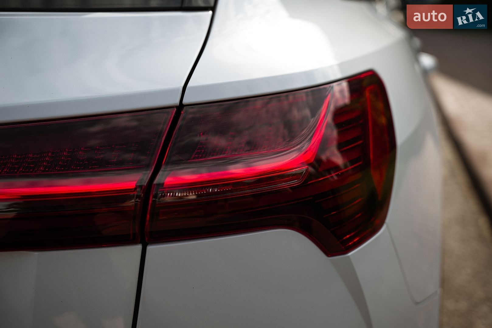 Audi e-tron 2020 VIN WAUZZZGE4LB037271 фото оголошення 50 з 99