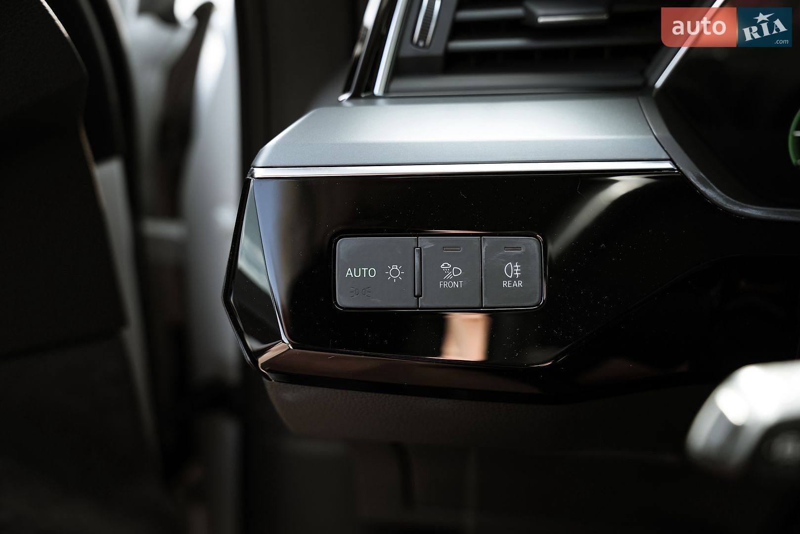 Audi e-tron 2020 VIN WAUZZZGE4LB037271 фото оголошення 58 з 99