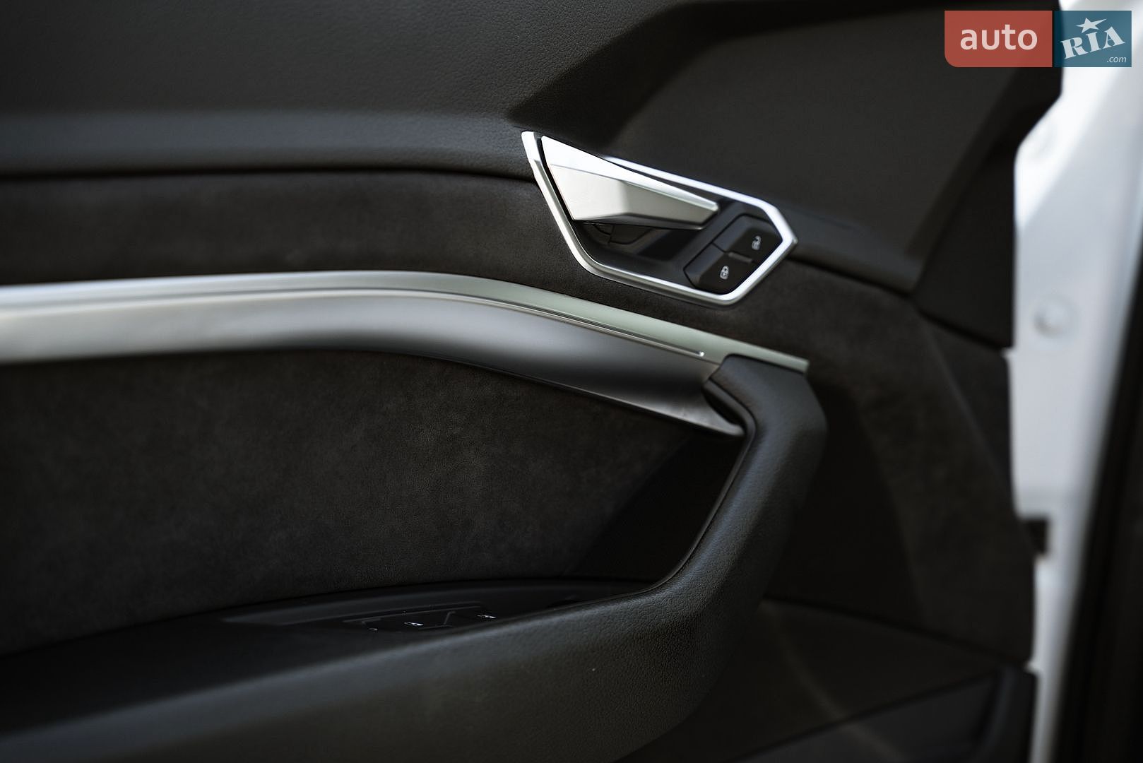 Audi e-tron 2020 VIN WAUZZZGE4LB037271 фото оголошення 76 з 99