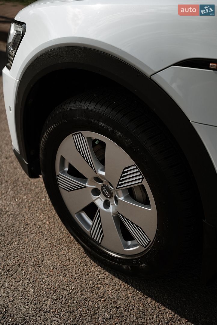 Audi e-tron 2020 VIN WAUZZZGE4LB037271 фото оголошення 86 з 99