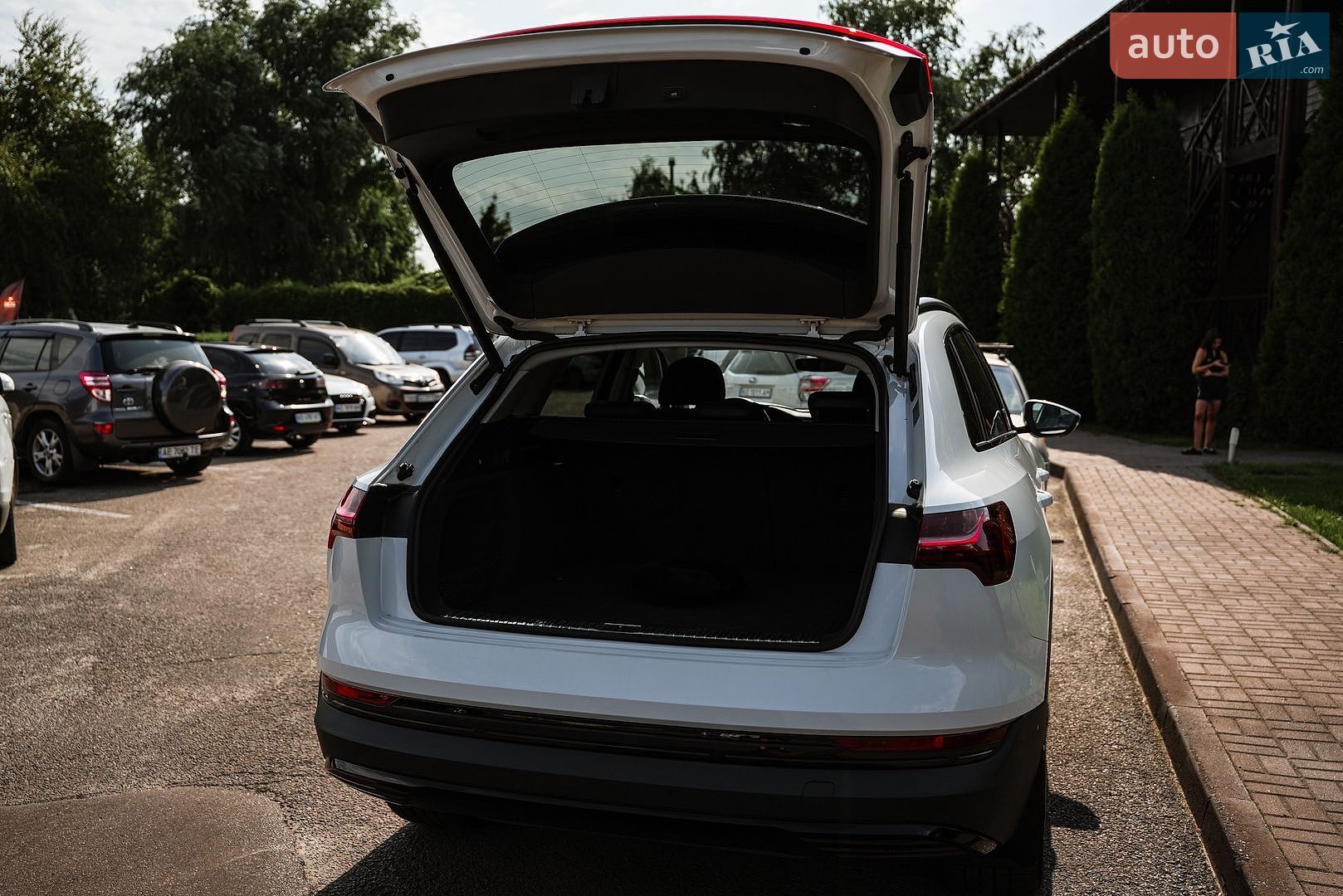 Audi e-tron 2020 VIN WAUZZZGE4LB037271 фото оголошення 92 з 99
