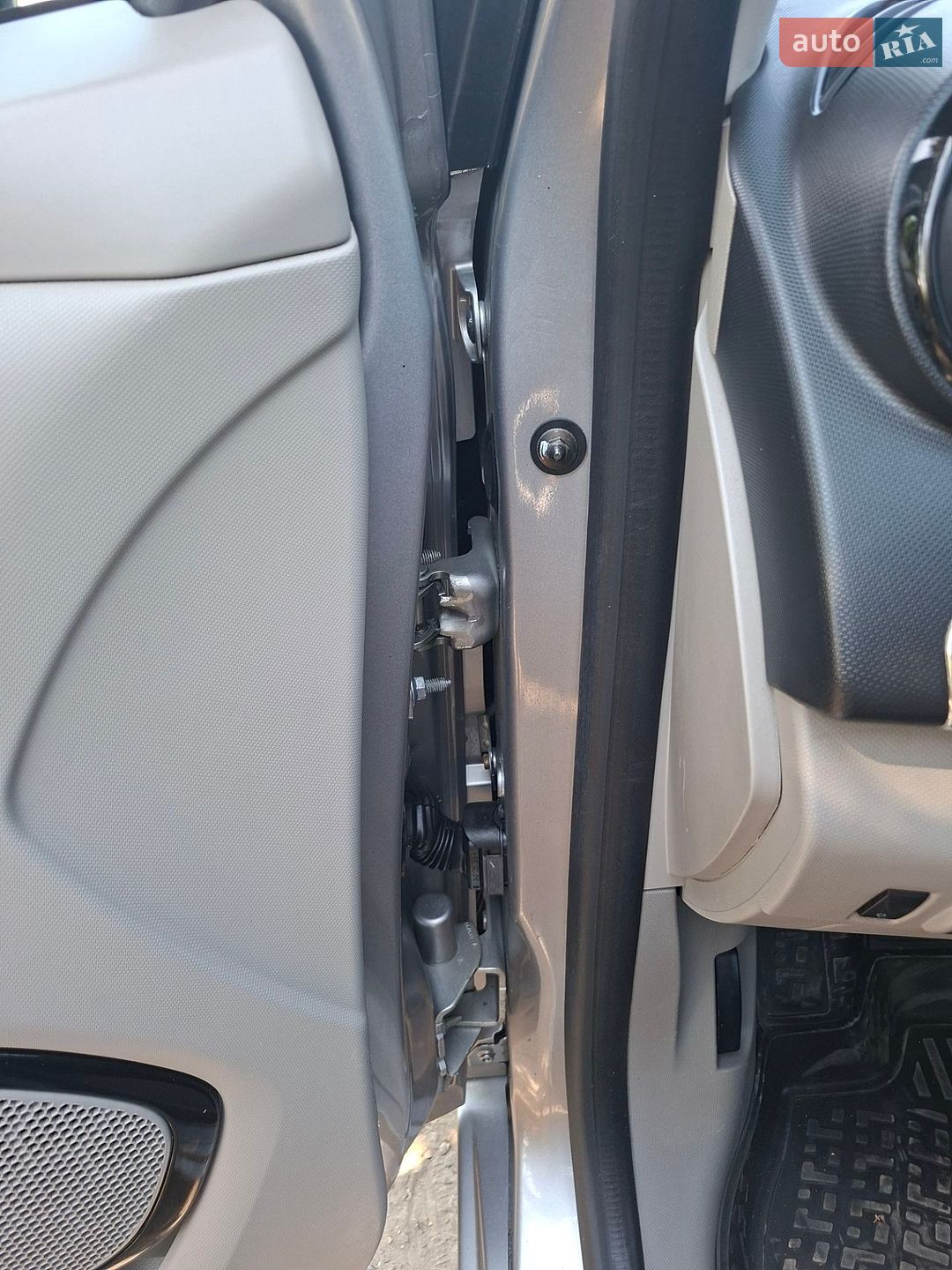 Renault Zoe 2014 VIN VF1AGVYA051937389 фото оголошення 13 з 44