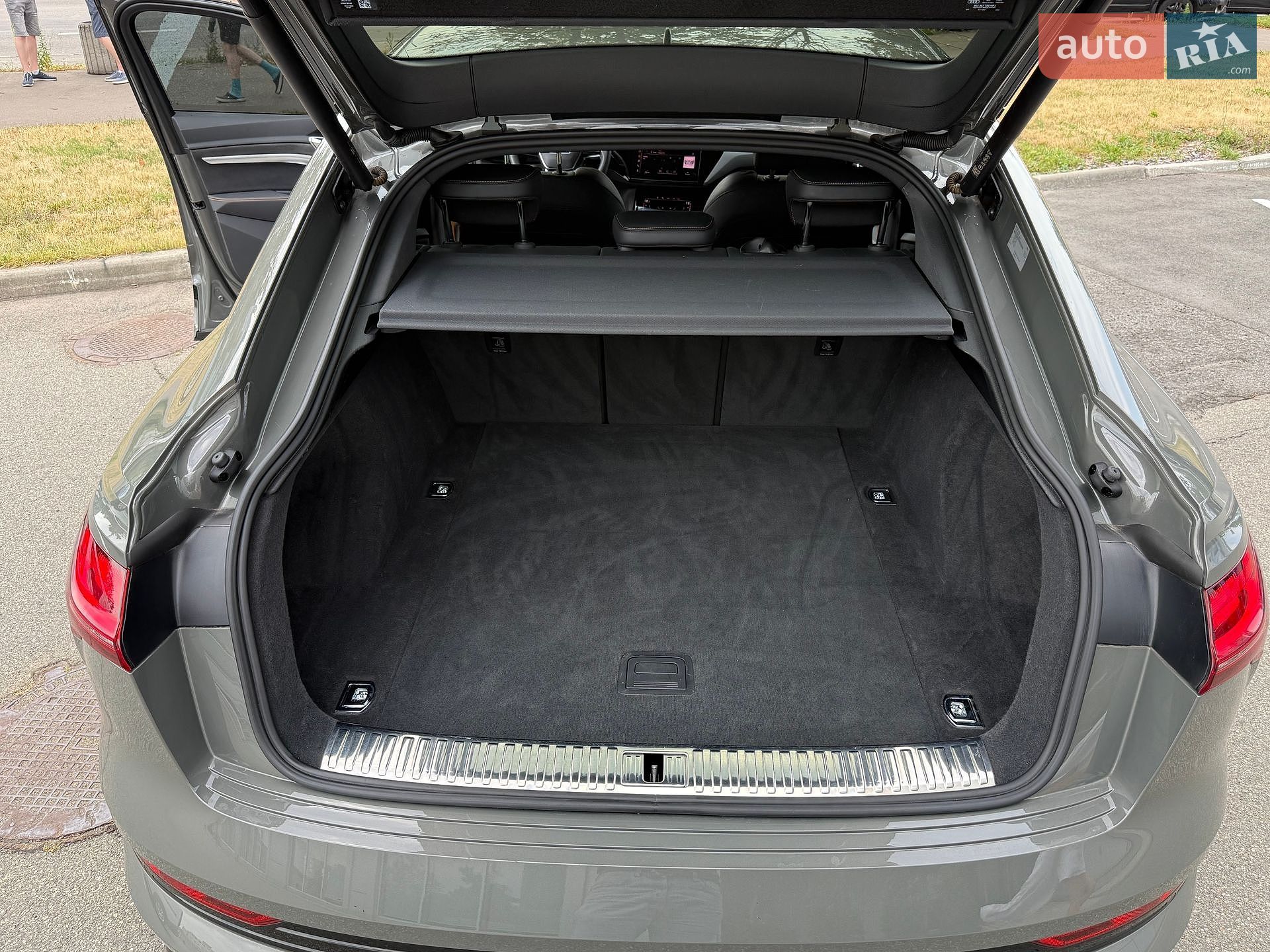 Audi e-tron Sportback 2022 VIN WAUZZZGE0PB022966 фото оголошення 38 з 43
