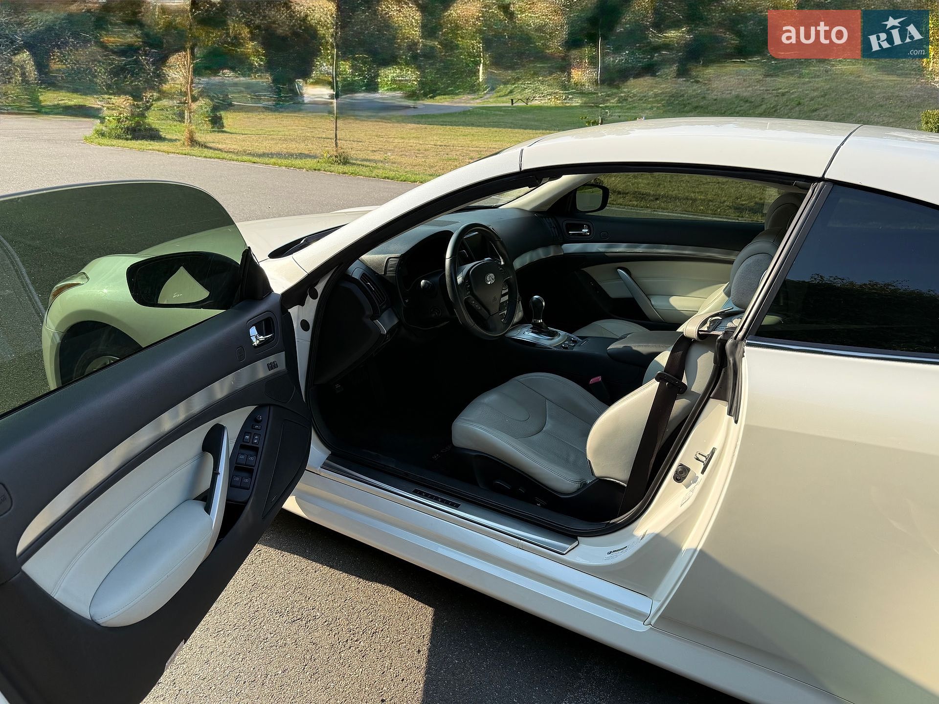 Infiniti Q60 2015 VIN JN1CV6FE8FM811229 фото оголошення 11 з 15