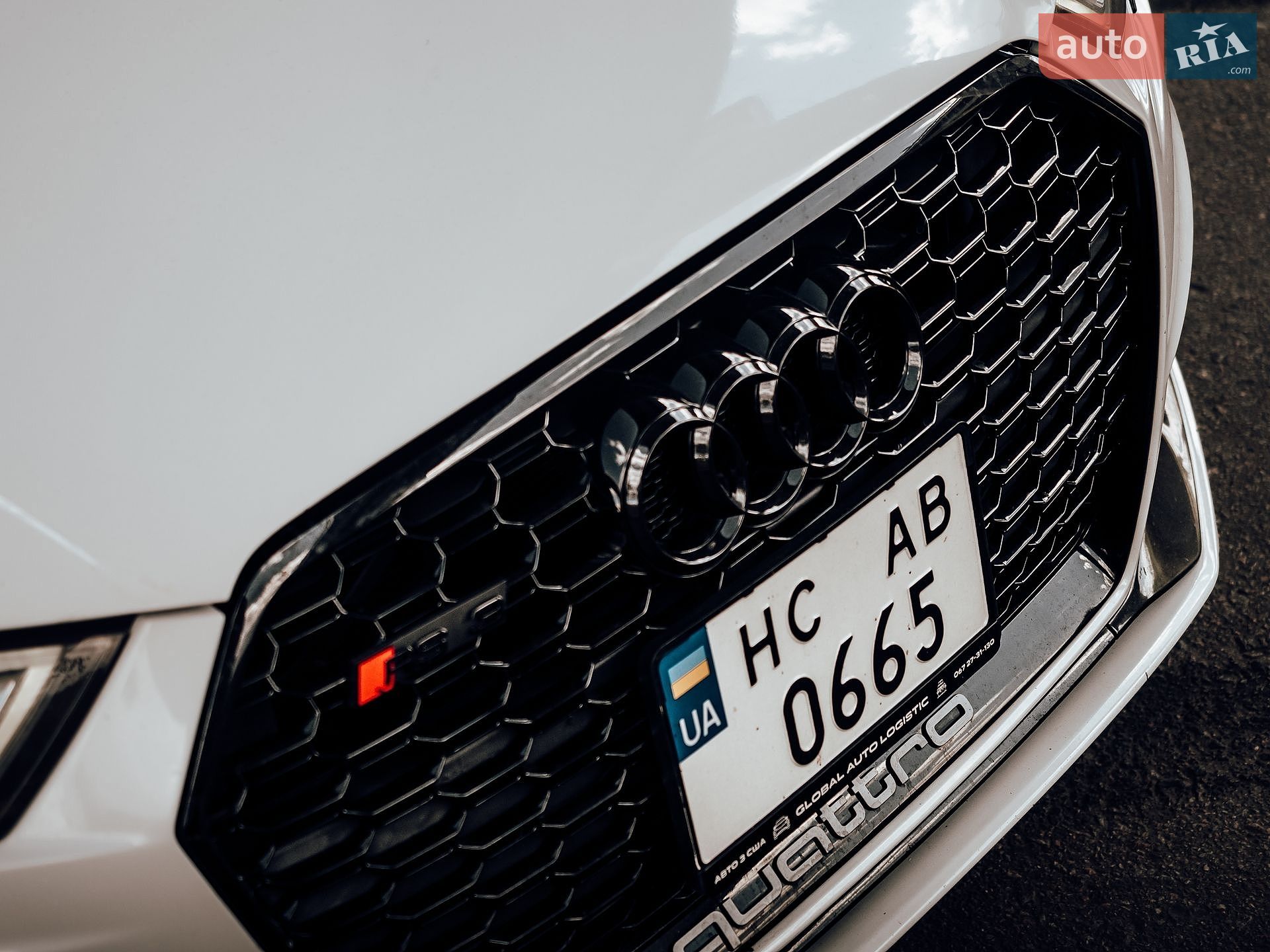 Audi RS3 2017 VIN WUABWGFF3J1900093 фото оголошення 4 з 56
