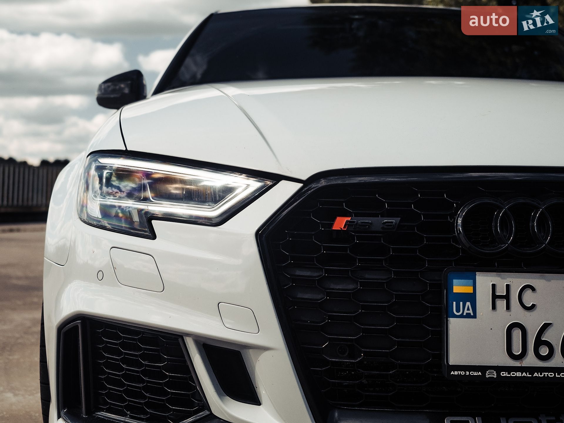 Audi RS3 2017 VIN WUABWGFF3J1900093 фото оголошення 10 з 56