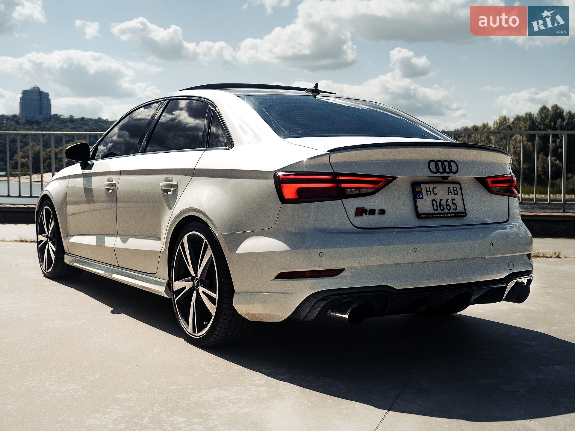 Audi RS3 2017 VIN WUABWGFF3J1900093 фото оголошення 16 з 56