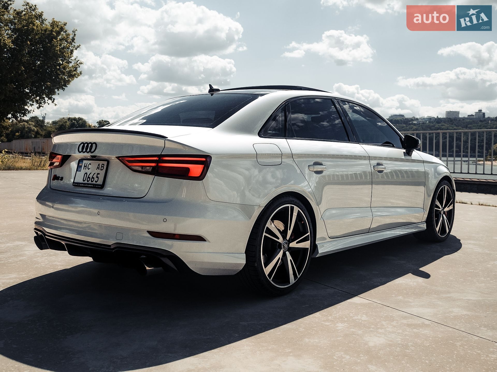 Audi RS3 2017 VIN WUABWGFF3J1900093 фото оголошення 20 з 56