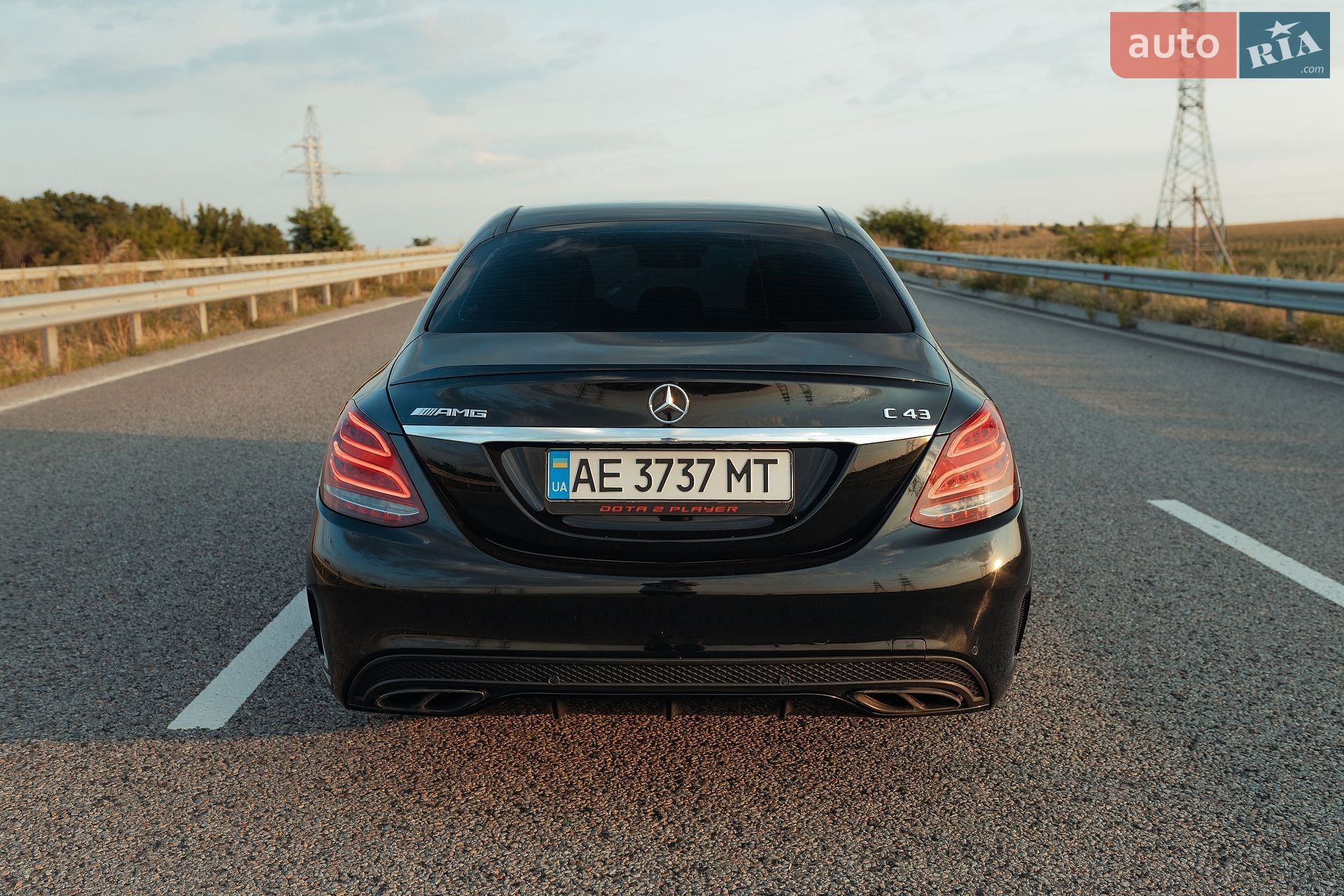 Mercedes-Benz C-Class 2017 VIN 55SWF6EBXJU255570 фото оголошення 6 з 51