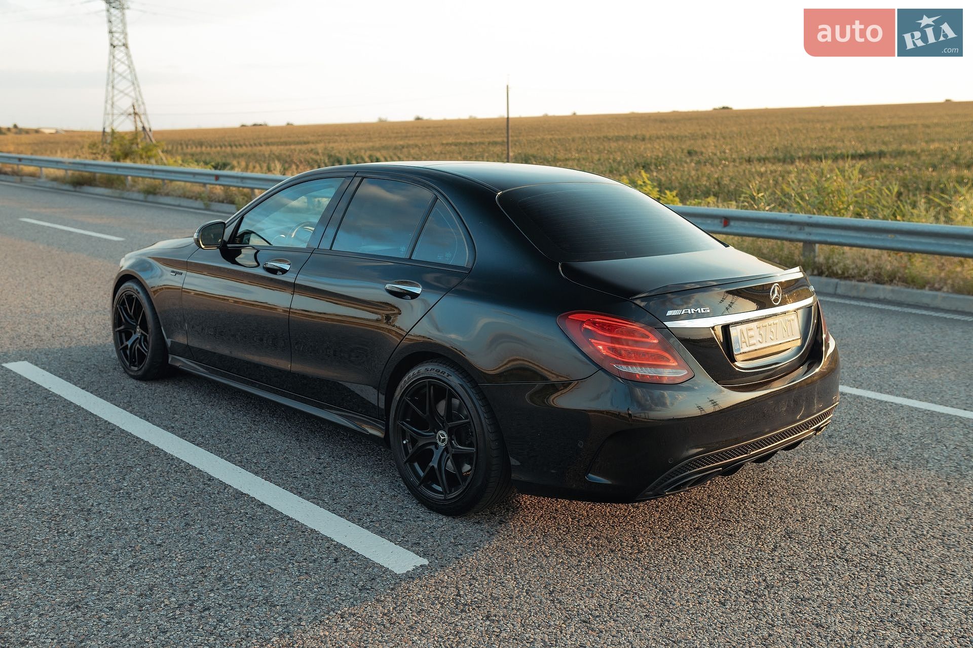 Mercedes-Benz C-Class 2017 VIN 55SWF6EBXJU255570 фото оголошення 7 з 51