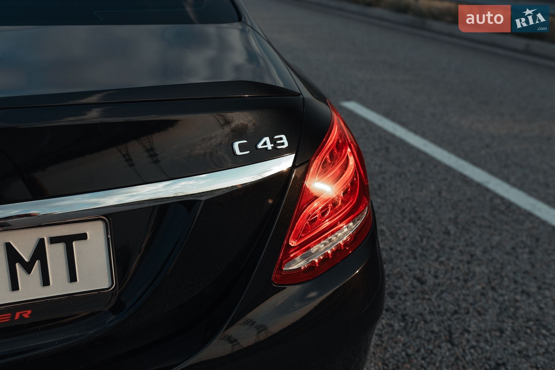 Mercedes-Benz C-Class 2017 VIN 55SWF6EBXJU255570 фото оголошення 10 з 51