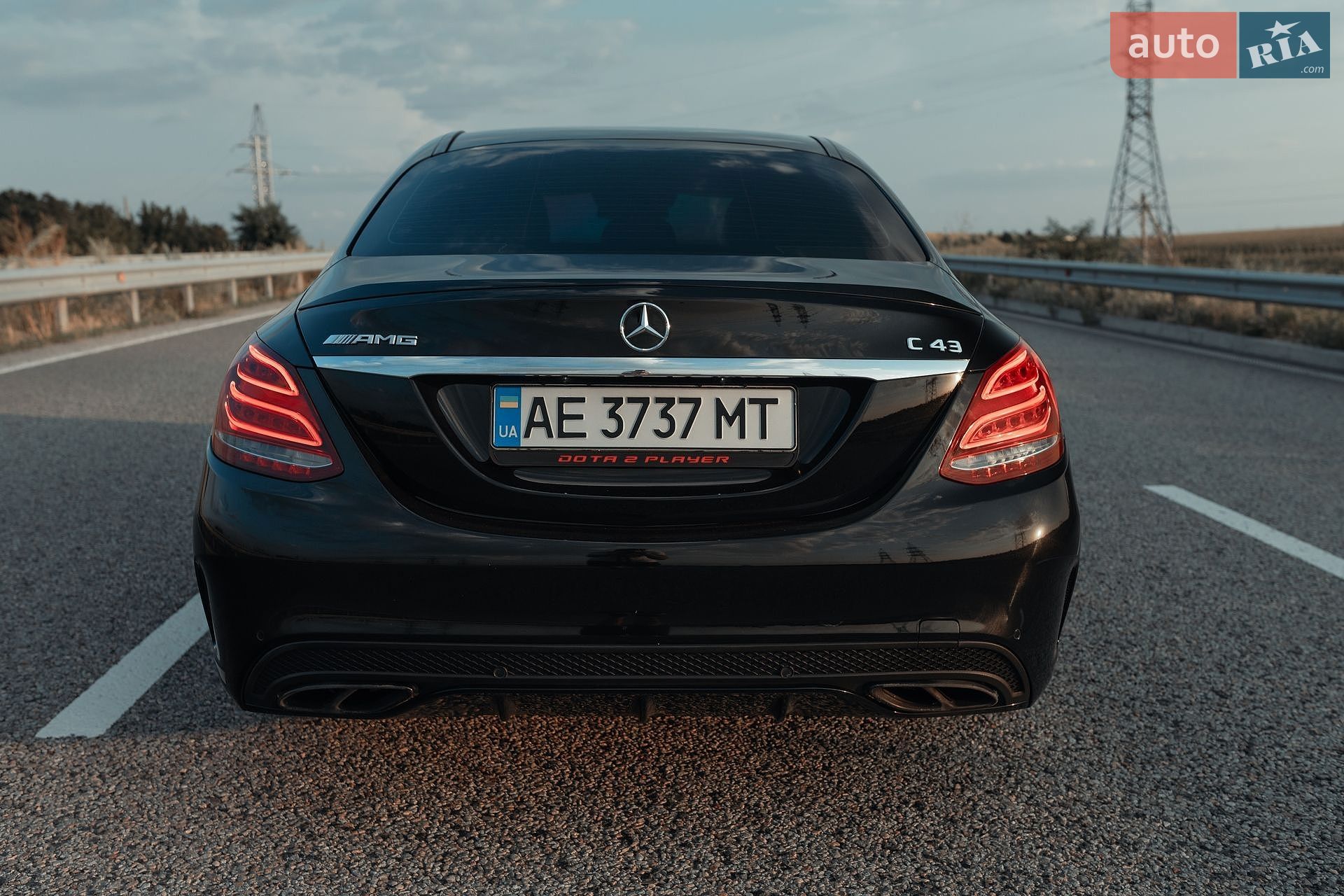 Mercedes-Benz C-Class 2017 VIN 55SWF6EBXJU255570 фото оголошення 11 з 51