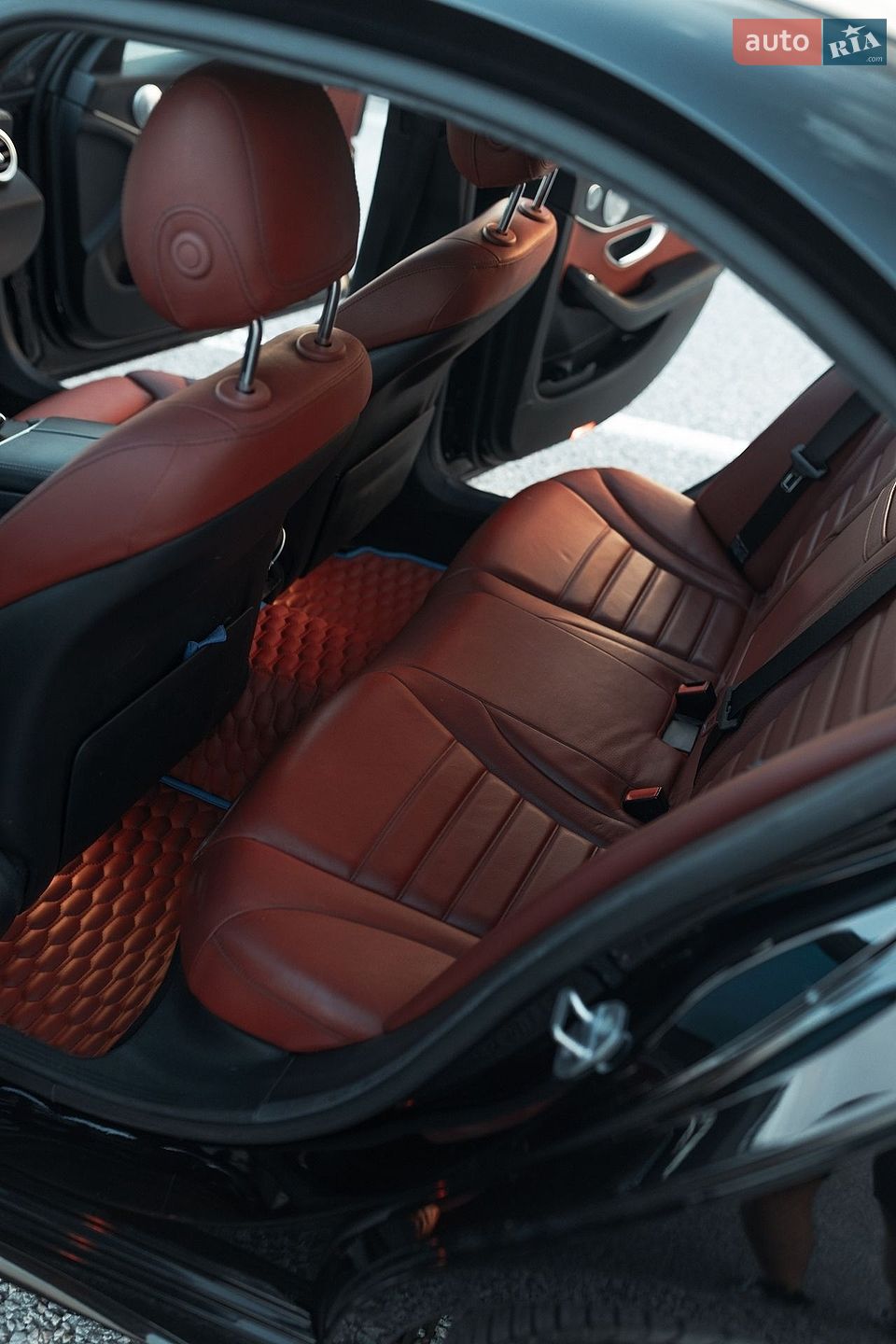 Mercedes-Benz C-Class 2017 VIN 55SWF6EBXJU255570 фото оголошення 27 з 51