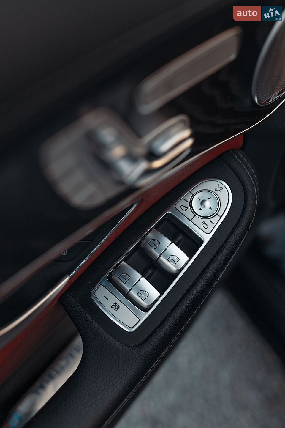 Mercedes-Benz C-Class 2017 VIN 55SWF6EBXJU255570 фото оголошення 35 з 51