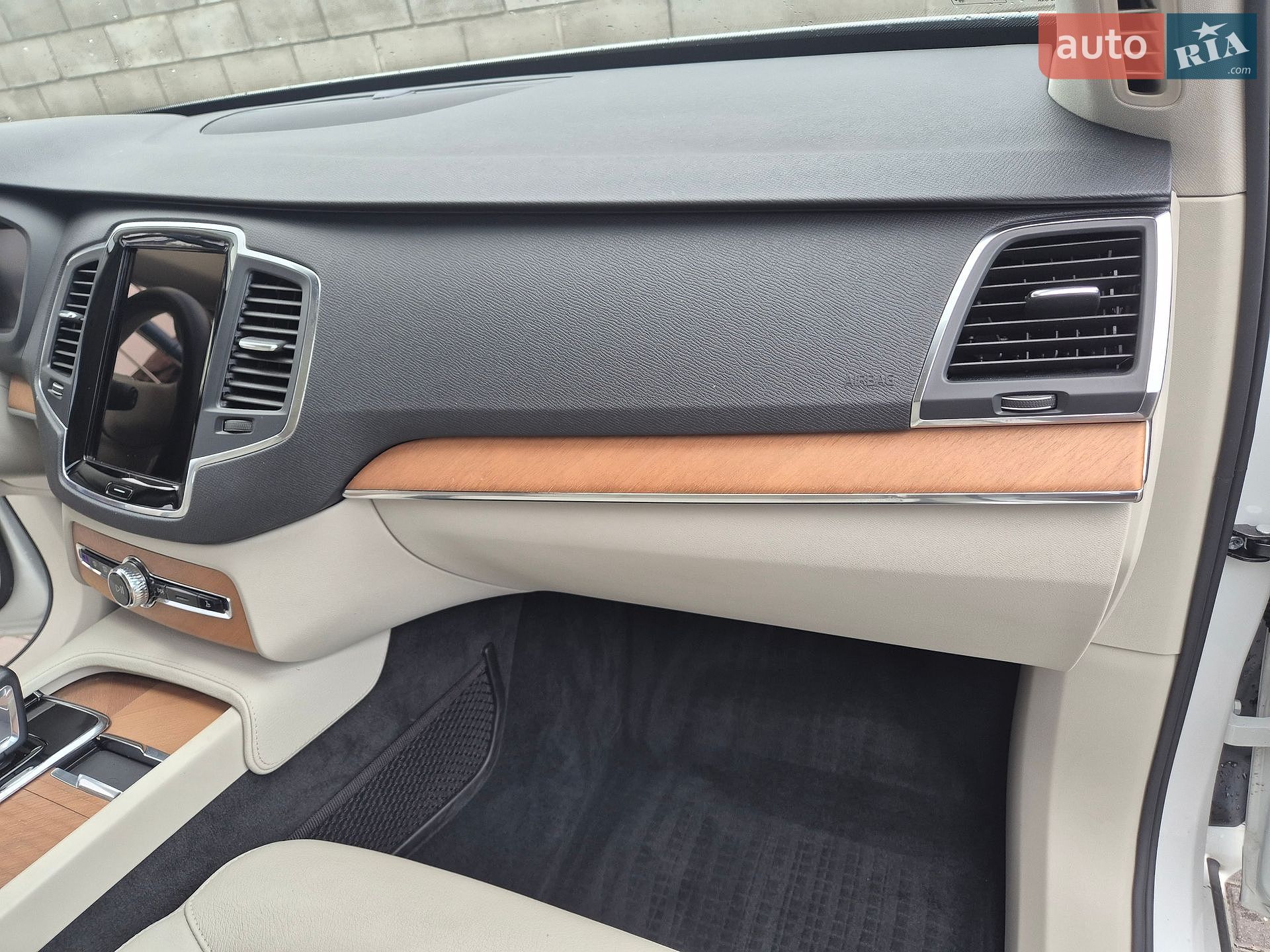 Volvo Xc90 2020 VIN YV4BR0CK0M1683293 фото оголошення 32 з 107
