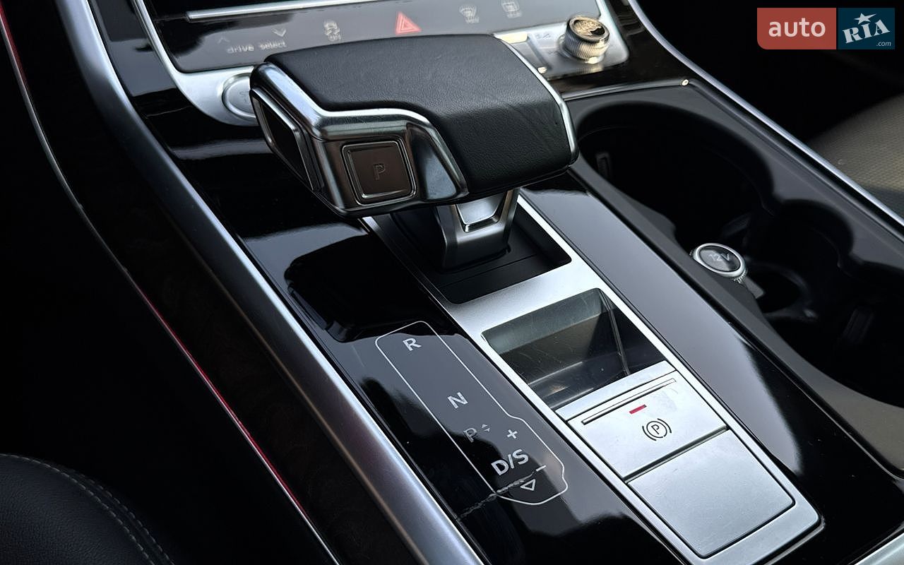 Audi Q8 2019 VIN WA1FVAF18LD010042 фото оголошення 24 з 40