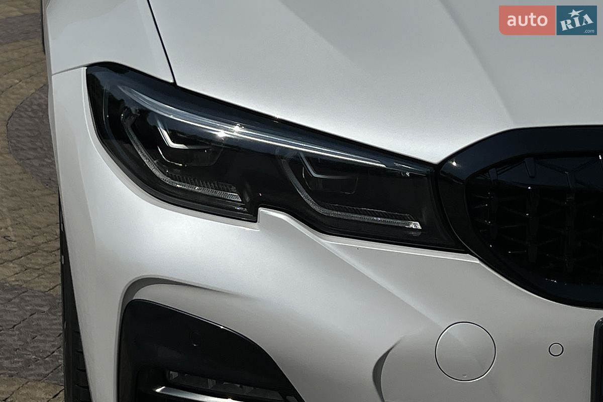 BMW 3 Series 2022 VIN WBA5V780208C54377 фото оголошення 3 з 24