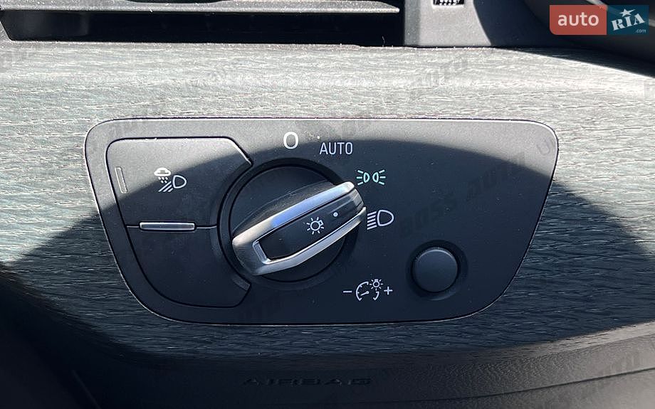 Audi A4 2018 VIN WAULMAF44JA225807 фото оголошення 13 з 14