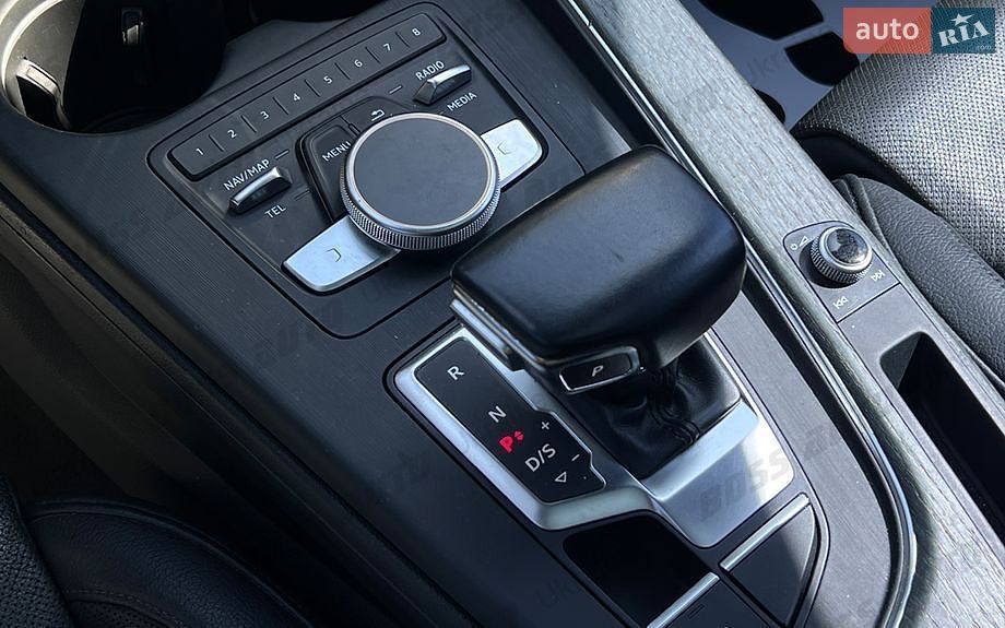 Audi A4 2018 VIN WAULMAF44JA225807 фото оголошення 12 з 14