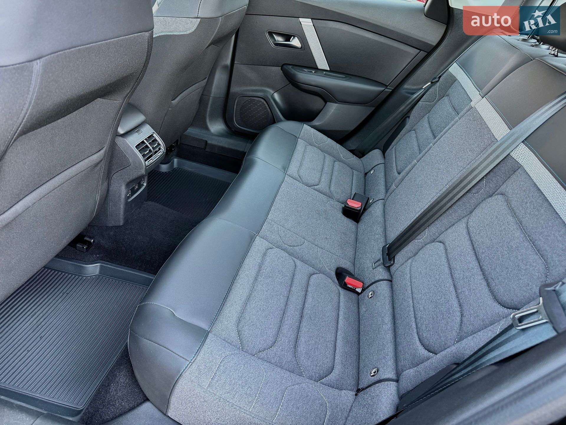 Citroen C4 X 2023 VIN VR7BEYHZBPE034402 фото оголошення 12 з 44