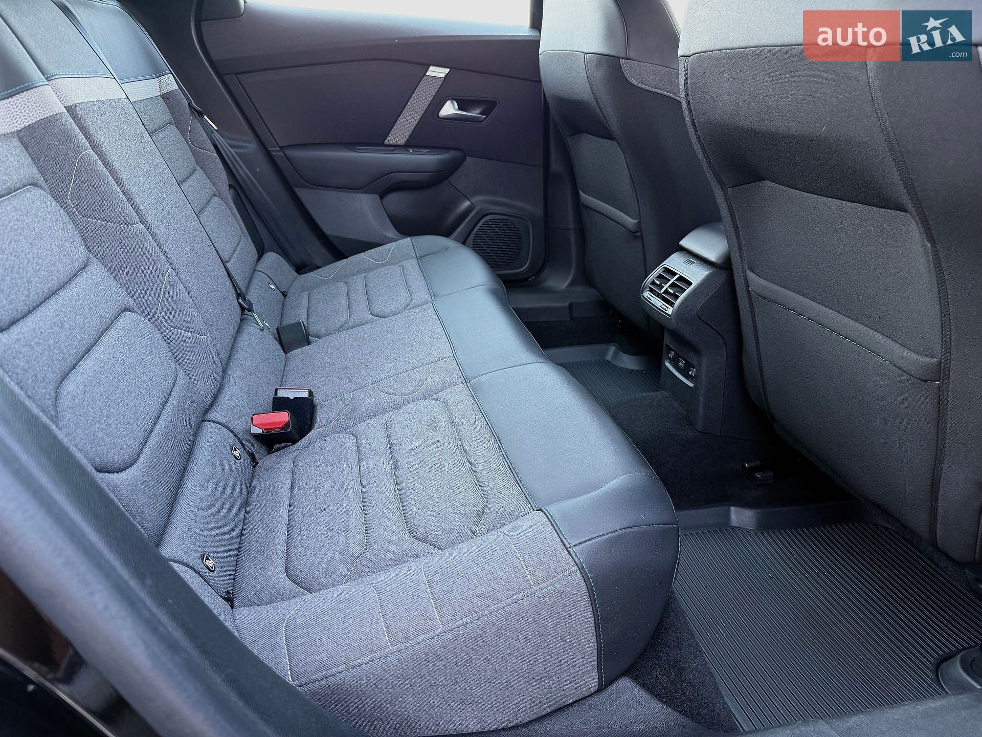 Citroen C4 X 2023 VIN VR7BEYHZBPE034402 фото оголошення 22 з 44