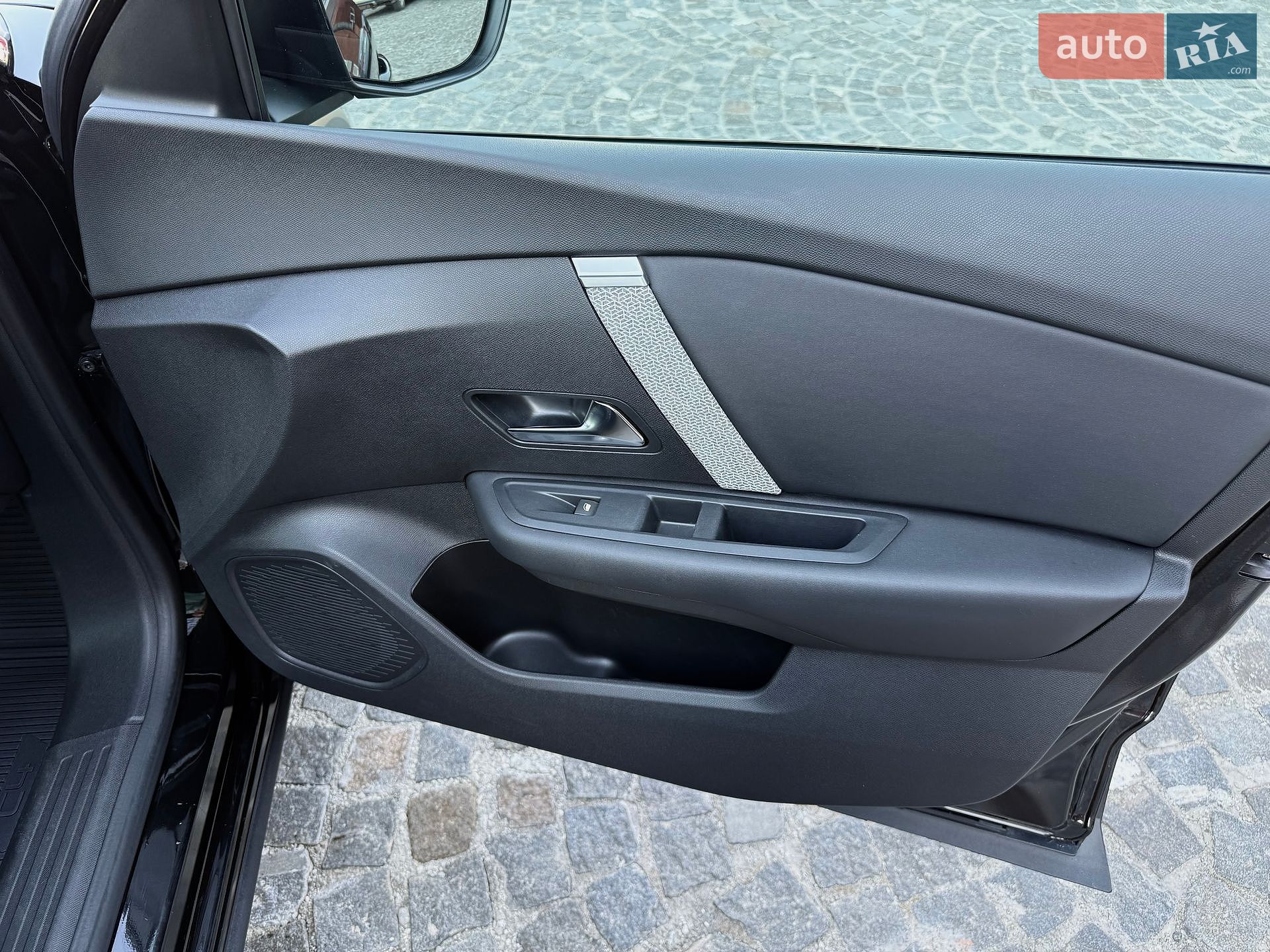 Citroen C4 X 2023 VIN VR7BEYHZBPE034402 фото оголошення 25 з 44