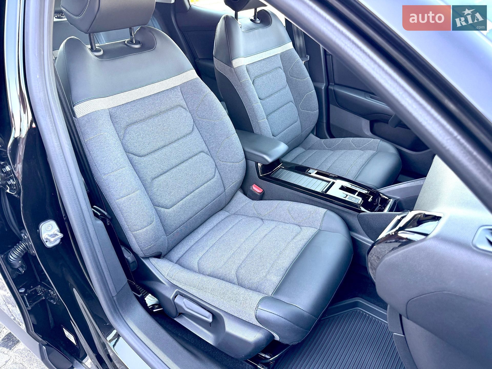 Citroen C4 X 2023 VIN VR7BEYHZBPE034402 фото оголошення 31 з 44