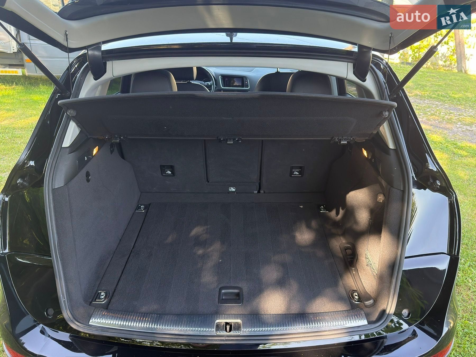 Audi Q5 2015 VIN WA1LFCFP5FA058135 фото оголошення 12 з 15