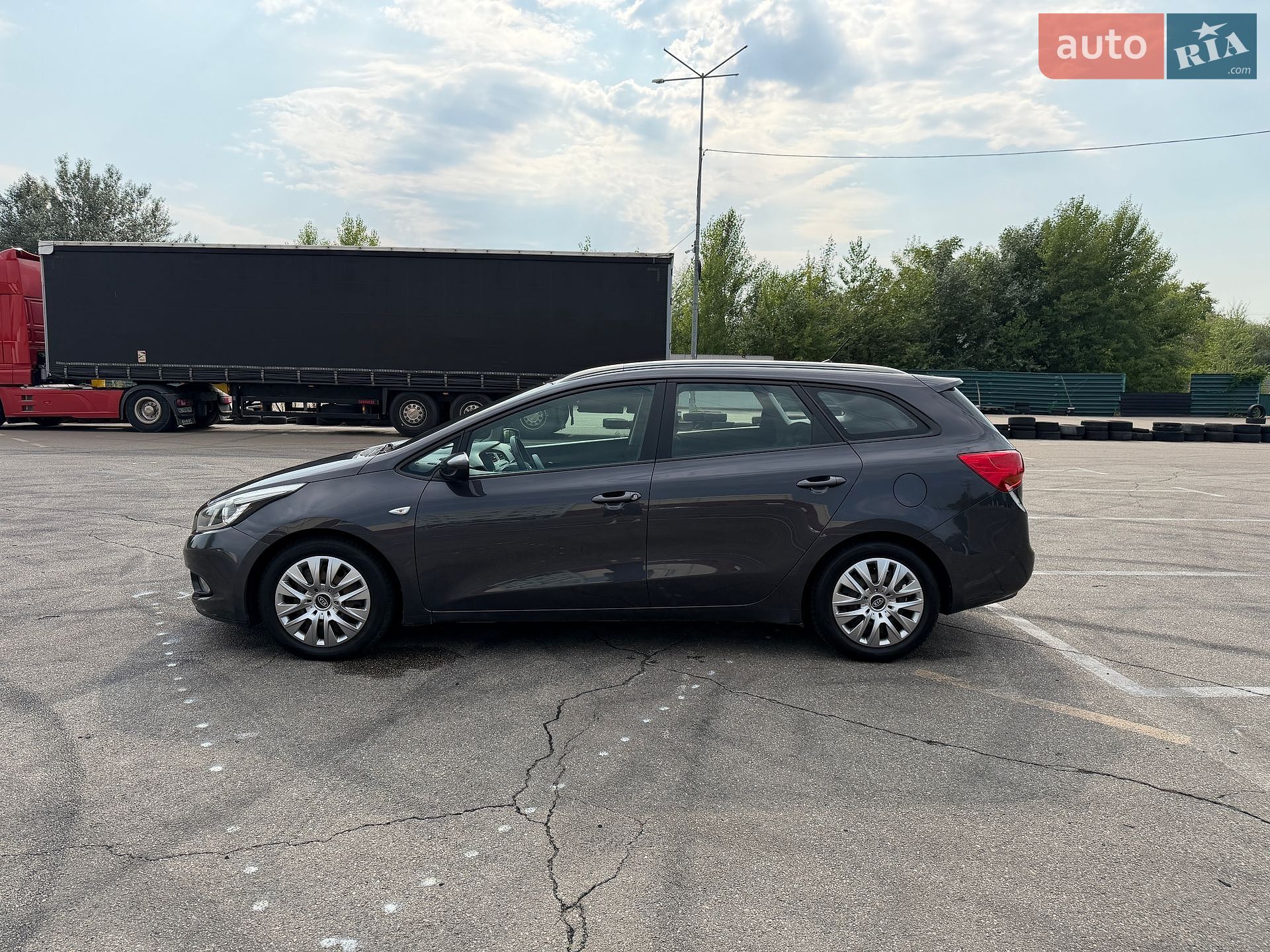 Kia Ceed 2015 VIN U5YHM816AEL086093 фото оголошення 19 з 122
